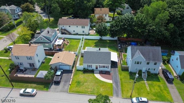 5 Sally St, Bloomingdale Boro, NJ 07403