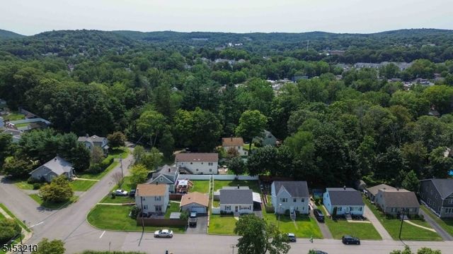 5 Sally St, Bloomingdale Boro, NJ 07403