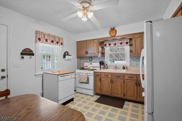 5 Sally St, Bloomingdale Boro, NJ 07403