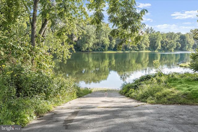 212 TERRACE ST, Hancock, MD 21750