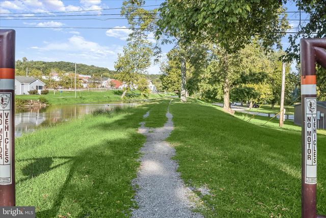 212 TERRACE ST, Hancock, MD 21750