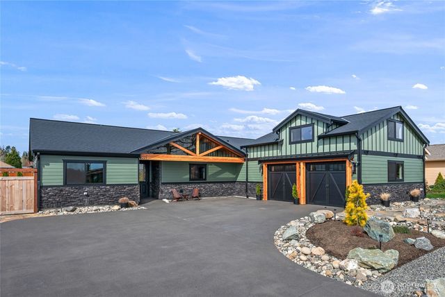 8227 Comox Road, Blaine, WA 98230