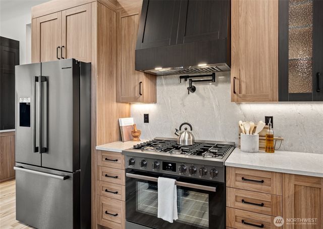 8227 Comox Road, Blaine, WA 98230