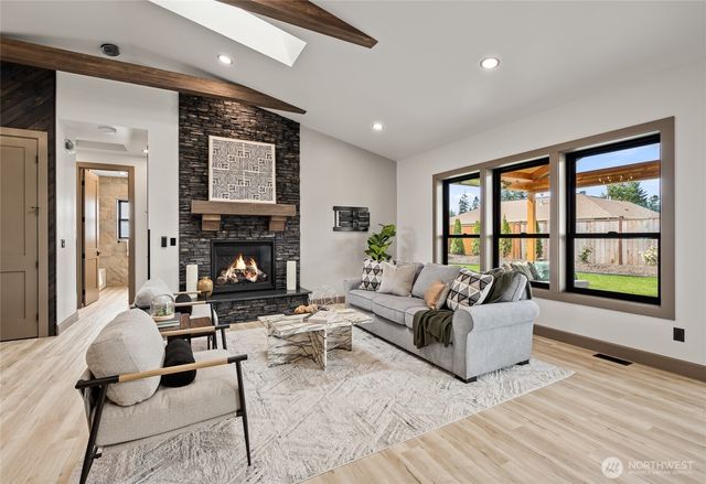 8227 Comox Road, Blaine, WA 98230