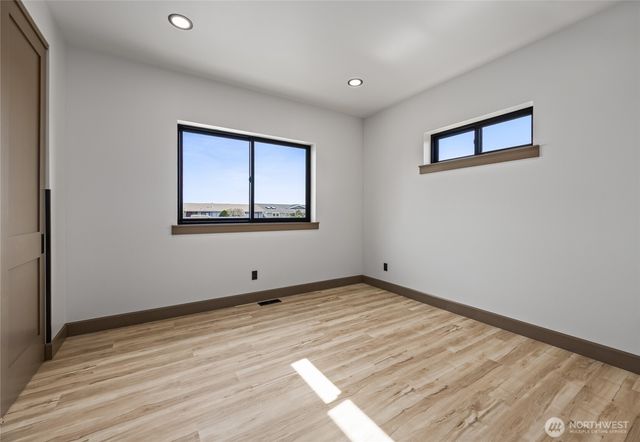 8227 Comox Road, Blaine, WA 98230