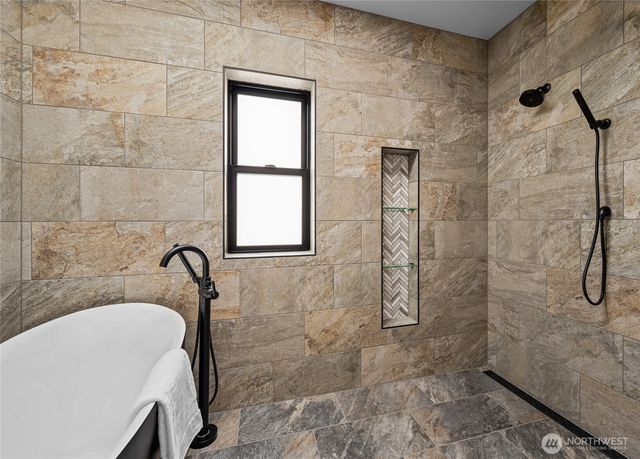 8227 Comox Road, Blaine, WA 98230