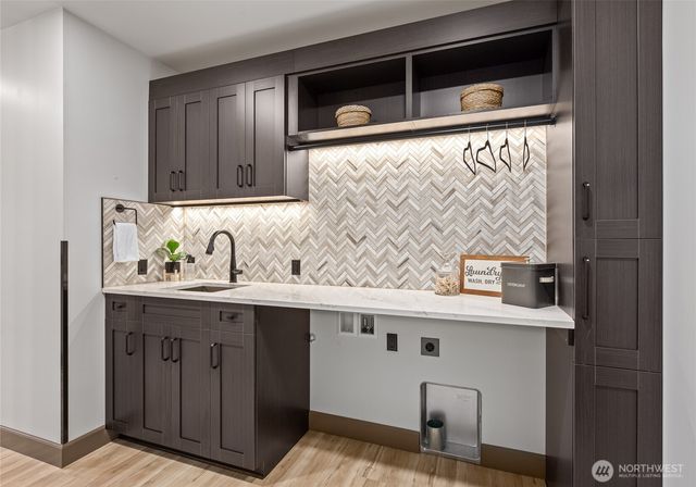 8227 Comox Road, Blaine, WA 98230