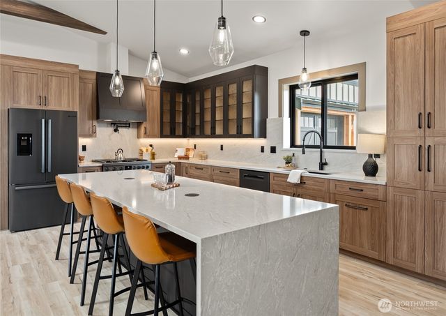 8227 Comox Road, Blaine, WA 98230