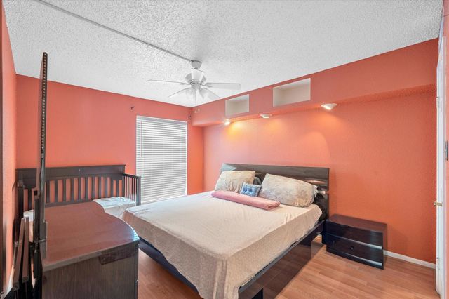 2830 S Bartell Drive 25, Houston, TX 77054