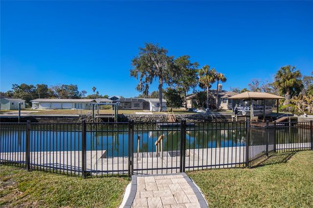 3956 N TIMUCUA POINT, Crystal River, FL 34428
