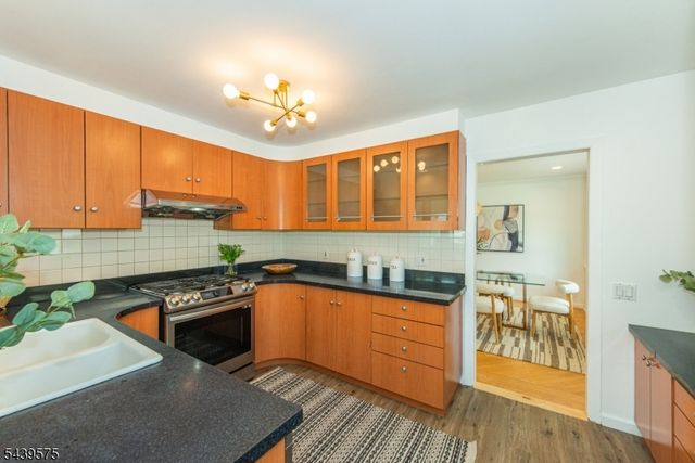 132 Haddon Pl, Montclair Twp., NJ 07043