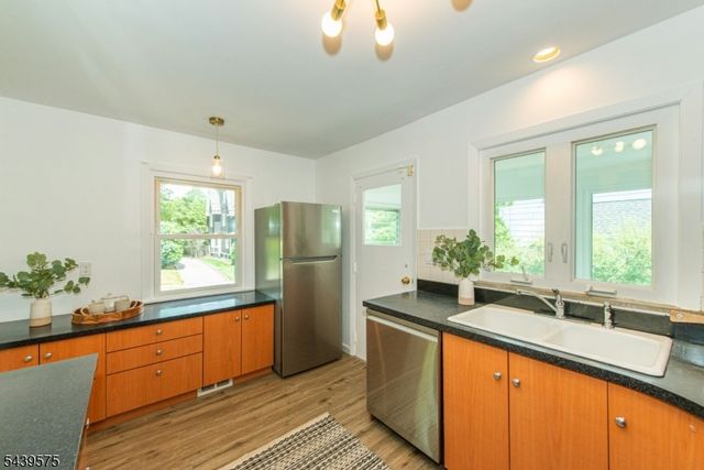 132 Haddon Pl, Montclair Twp., NJ 07043