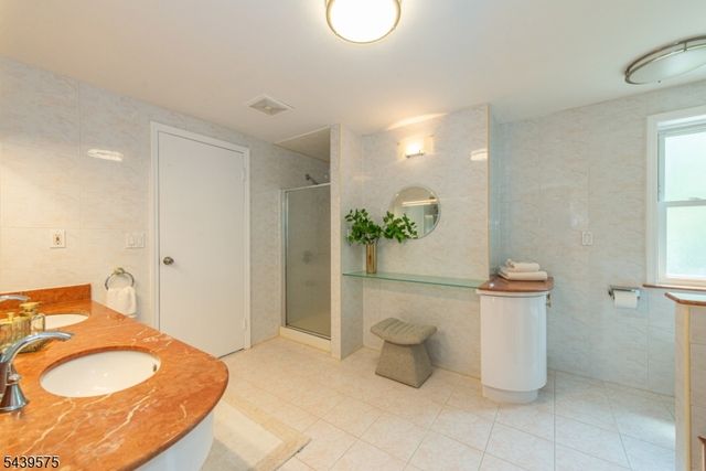 132 Haddon Pl, Montclair Twp., NJ 07043