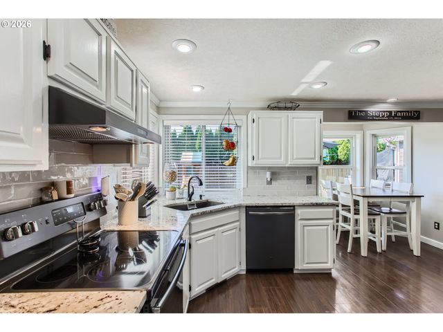 371 Se 7TH Ave, Canby, OR 97013