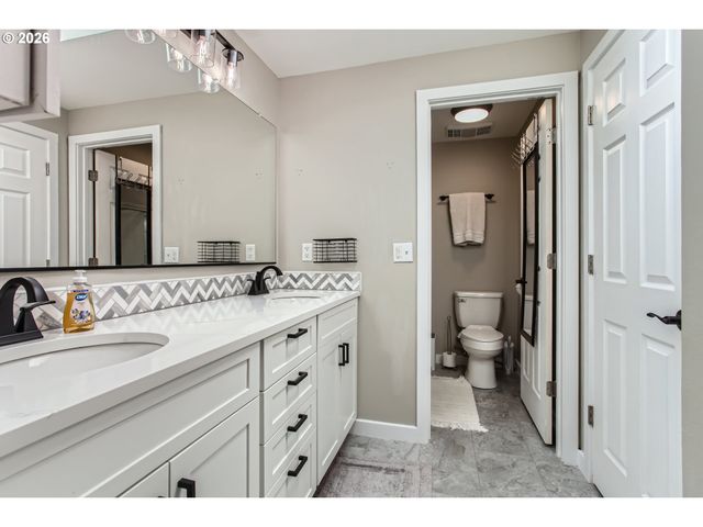 371 Se 7TH Ave, Canby, OR 97013