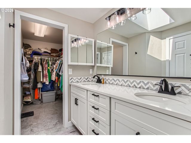 371 Se 7TH Ave, Canby, OR 97013