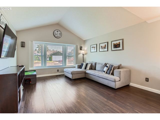 371 Se 7TH Ave, Canby, OR 97013