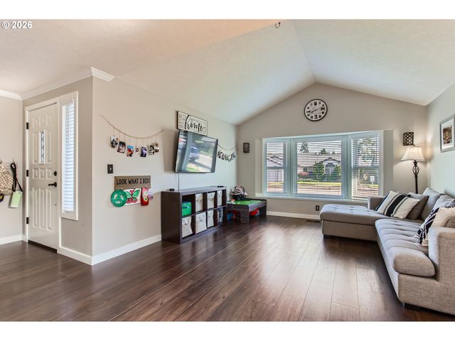 371 Se 7TH Ave, Canby, OR 97013