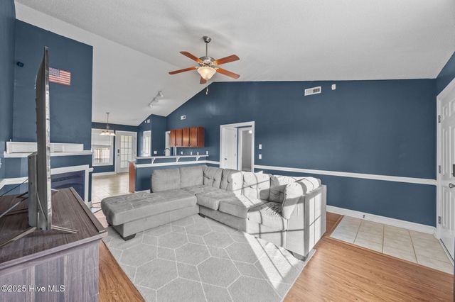 2320 Saddleback Drive B, Winterville, NC 28590