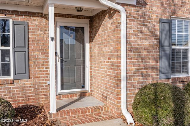 2320 Saddleback Drive B, Winterville, NC 28590