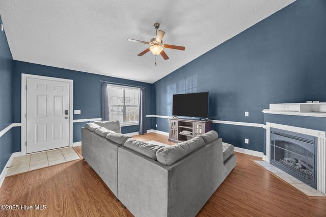 2320 Saddleback Drive B, Winterville, NC 28590