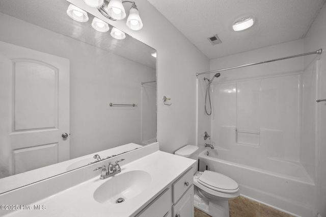 2320 Saddleback Drive B, Winterville, NC 28590