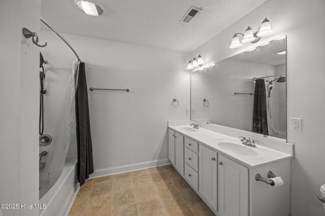 2320 Saddleback Drive B, Winterville, NC 28590