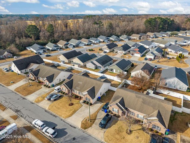 2320 Saddleback Drive B, Winterville, NC 28590