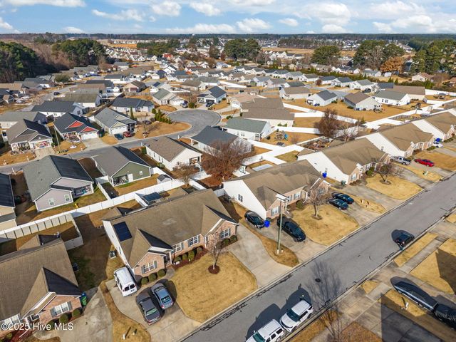 2320 Saddleback Drive B, Winterville, NC 28590