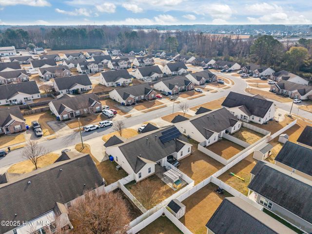 2320 Saddleback Drive B, Winterville, NC 28590