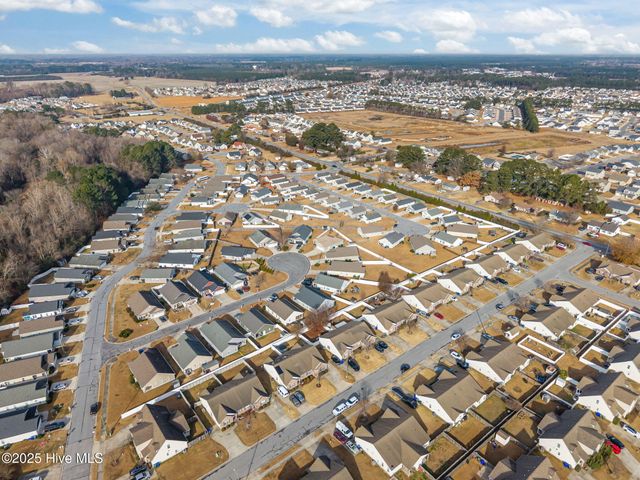 2320 Saddleback Drive B, Winterville, NC 28590