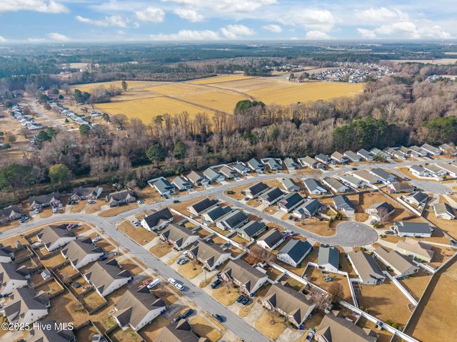 2320 Saddleback Drive B, Winterville, NC 28590