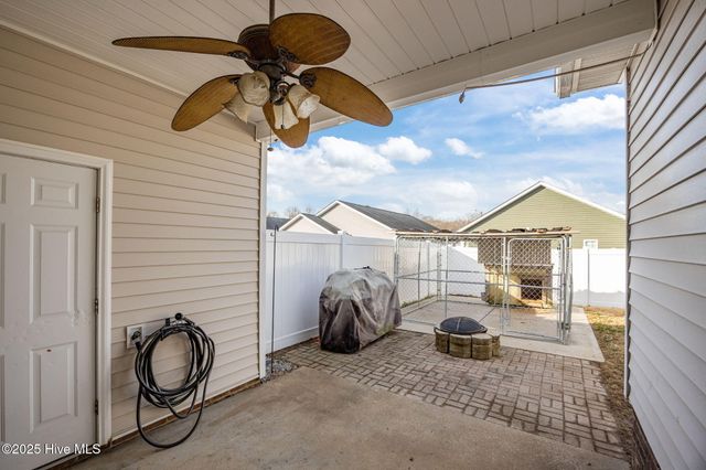 2320 Saddleback Drive B, Winterville, NC 28590