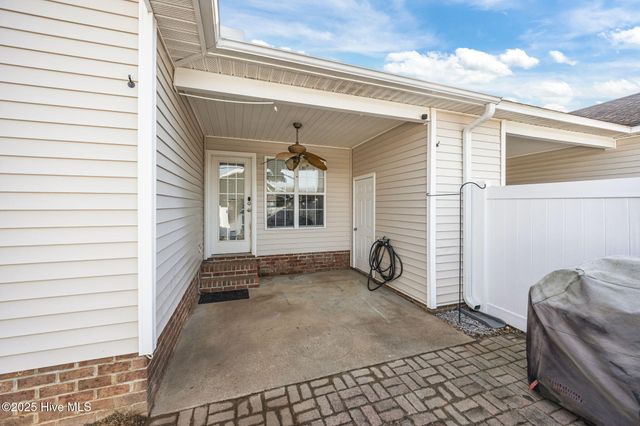 2320 Saddleback Drive B, Winterville, NC 28590