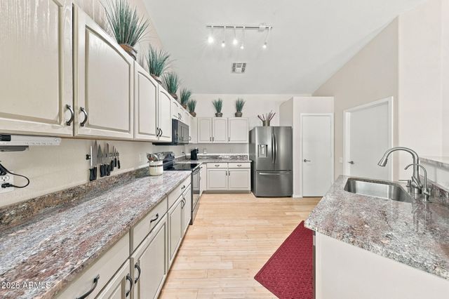 3992 N 14TH Street, Phoenix, AZ 85014