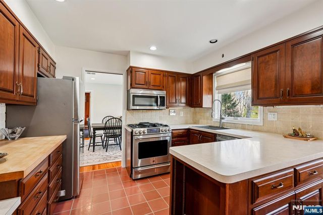 300 Briarwood Drive, Wyckoff, NJ 07481