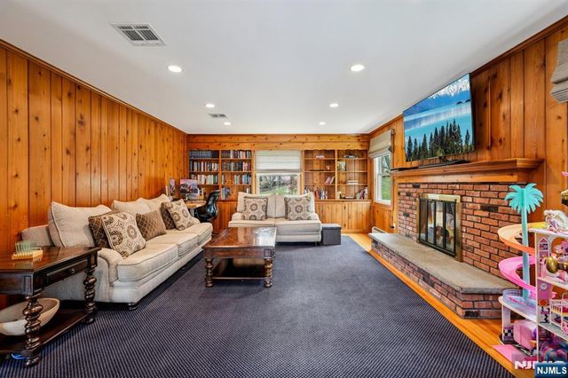 300 Briarwood Drive, Wyckoff, NJ 07481