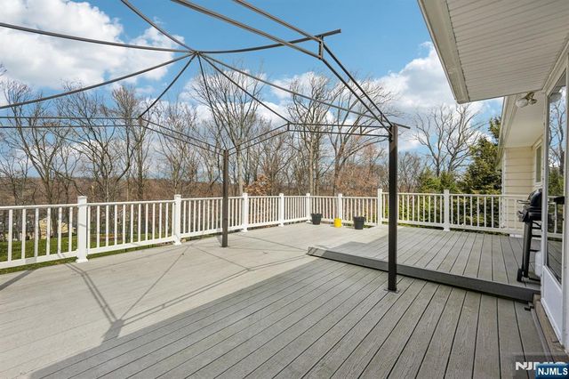 300 Briarwood Drive, Wyckoff, NJ 07481