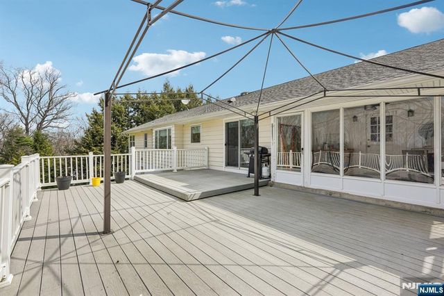 300 Briarwood Drive, Wyckoff, NJ 07481