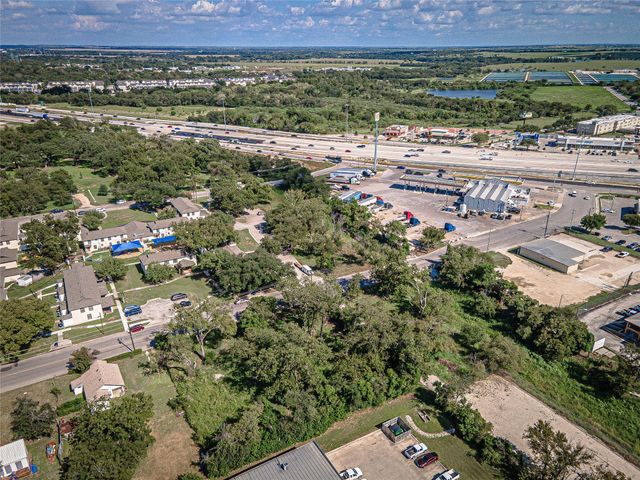 722 S Lbj DR, San Marcos, TX 78666