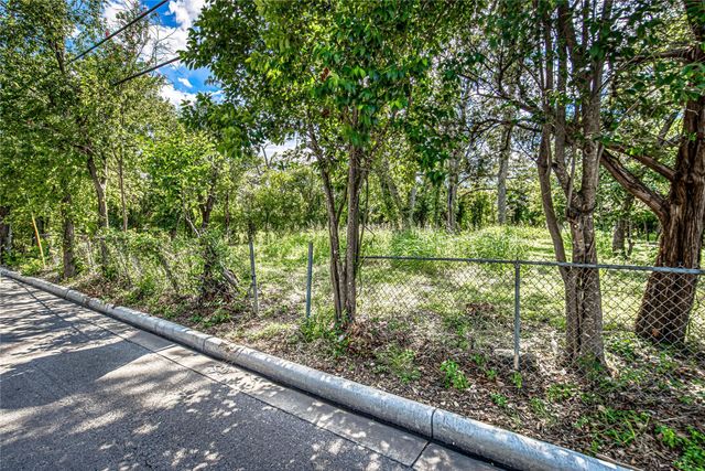 722 S Lbj DR, San Marcos, TX 78666