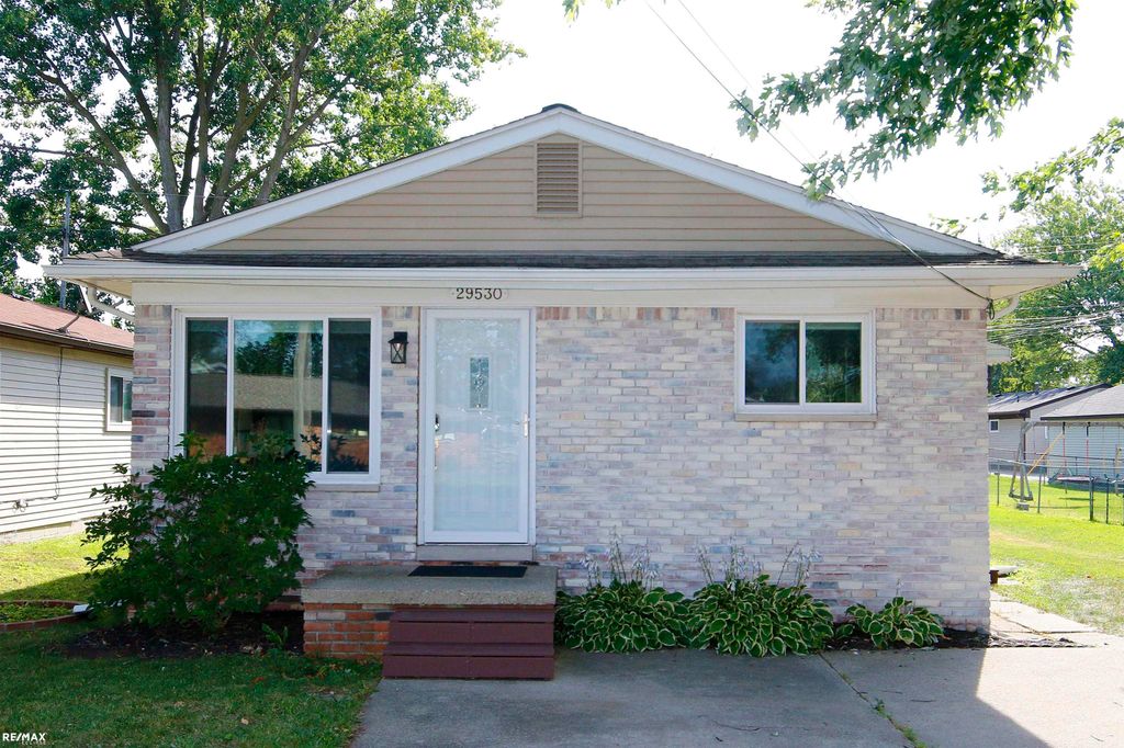 29530 South River Street, Harrison Twp, MI 48043