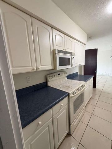 345 S VENICE BOULEVARD, Venice, FL 34293