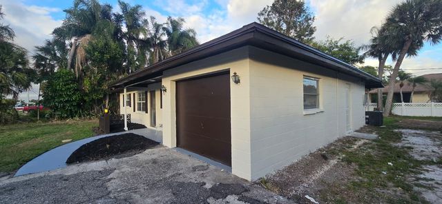 345 S VENICE BOULEVARD, Venice, FL 34293