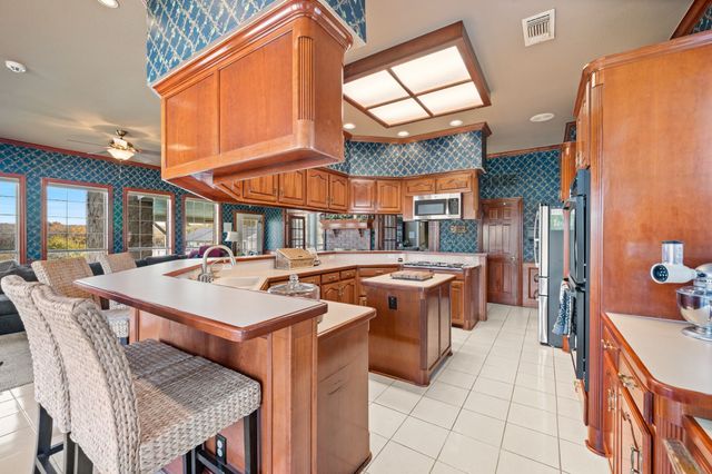 1077 Cardinal Drive, Bartonville, TX 76226