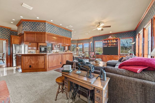 1077 Cardinal Drive, Bartonville, TX 76226