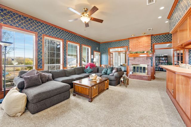 1077 Cardinal Drive, Bartonville, TX 76226