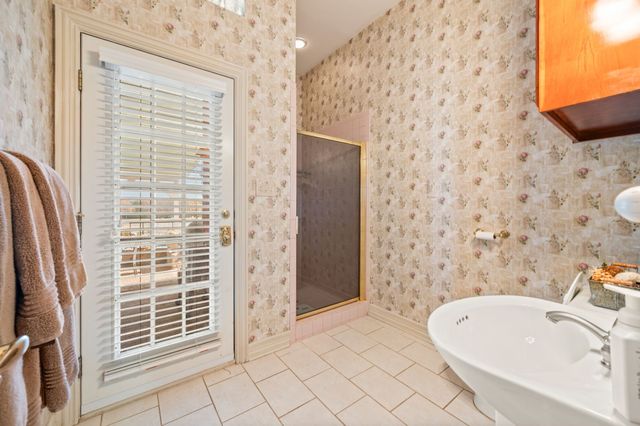 1077 Cardinal Drive, Bartonville, TX 76226