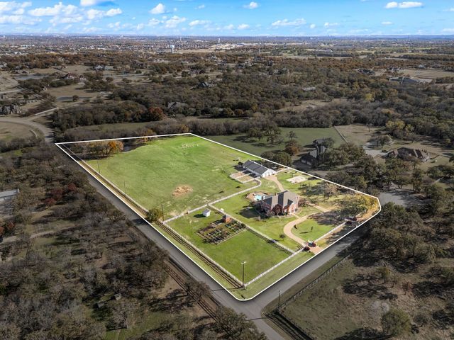 1077 Cardinal Drive, Bartonville, TX 76226