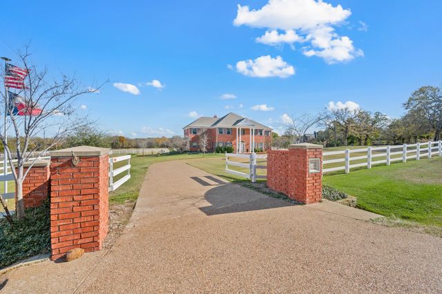 1077 Cardinal Drive, Bartonville, TX 76226